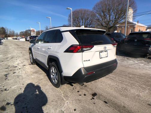 2021 Toyota RAV4 LE