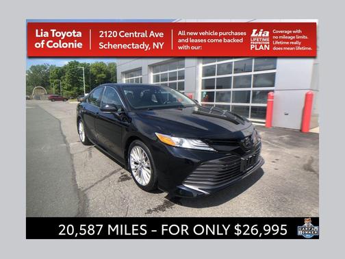 Midnight Black Metallic 2020 Toyota Camry XLE