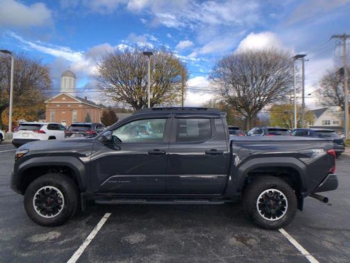 2024 Toyota Tacoma TRD Off Road
