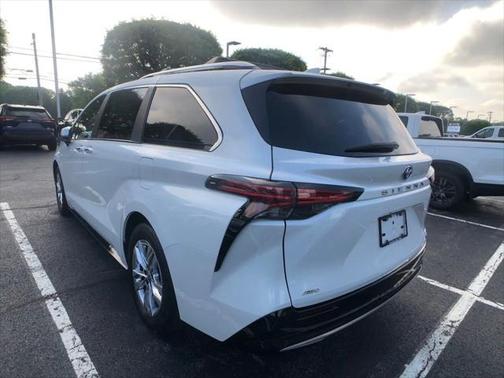 2023 Toyota Sienna Limited 7-Passenger