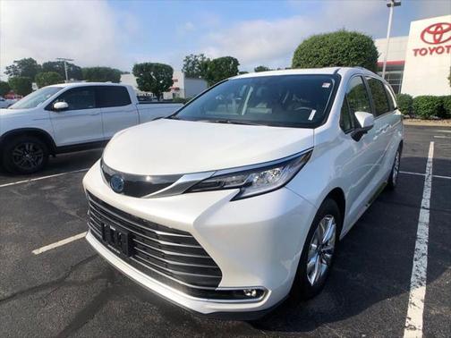 2023 Toyota Sienna Limited 7-Passenger