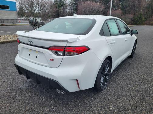 Ice Cap 2026 Toyota Corolla SE