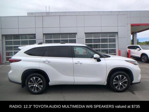 Wind Chill Pearl 2023 Toyota Highlander XLE