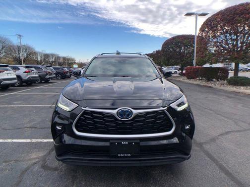 2023 Toyota Highlander Hybrid XLE