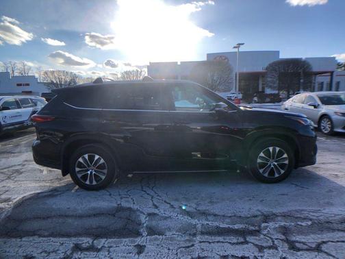 2023 Toyota Highlander Hybrid XLE