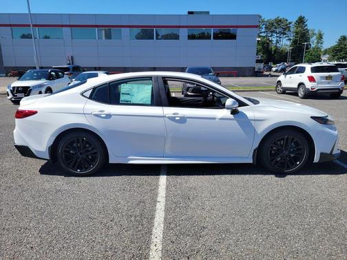 Ice Cap 2026 Toyota Camry SE