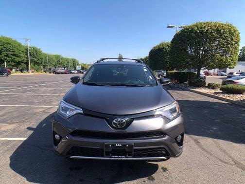 2018 Toyota RAV4 SE