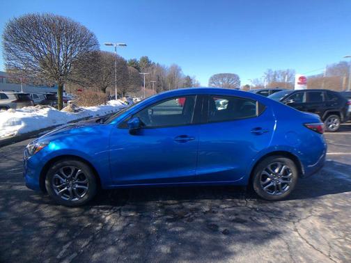 2019 Toyota Yaris Sedan LE