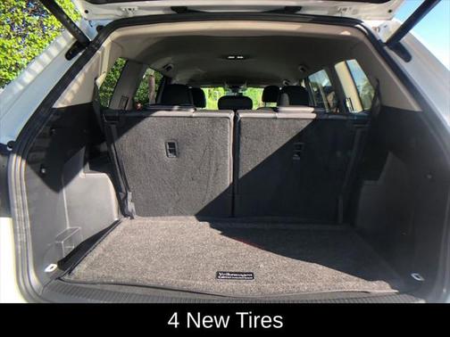 2024 Volkswagen Atlas 2.0T SE w/Technology 4MOTION