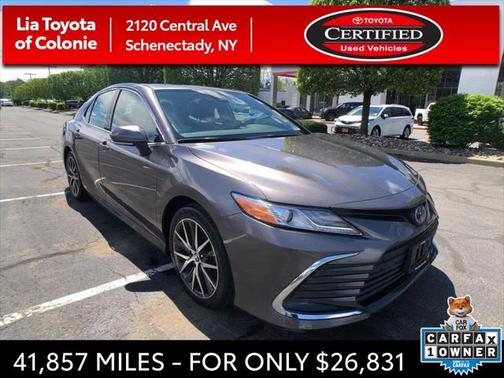 2022 Toyota Camry Hybrid XLE