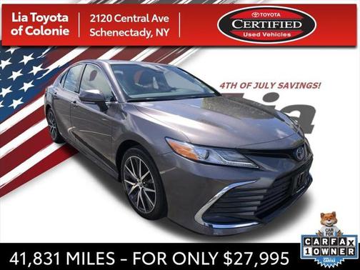 2022 Toyota Camry Hybrid XLE