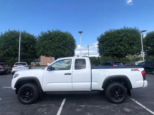 2022 Toyota Tacoma SR
