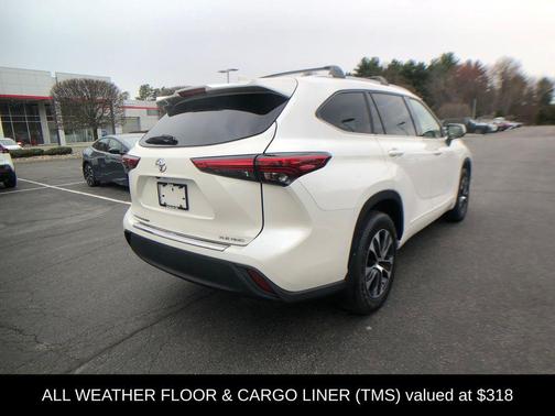 Blizzard Pearl 2021 Toyota Highlander XLE