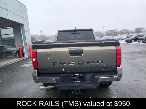 2024 Toyota Tacoma Hybrid TRD Off Road