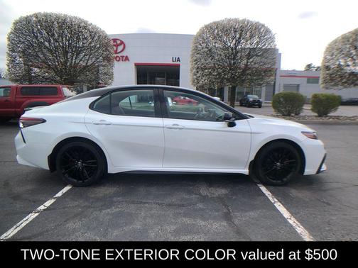 Wind Chill Pearl/Midnight Black Metallic 2023 Toyota Camry XSE
