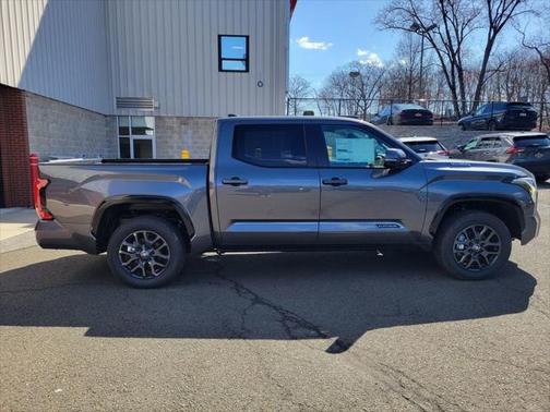 2025 Toyota Tundra Hybrid Platinum