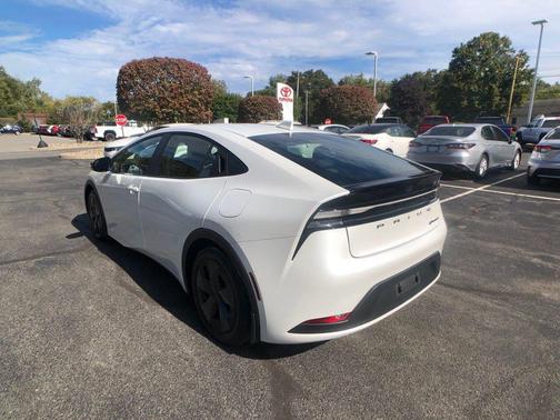 2024 Toyota Prius Prime SE