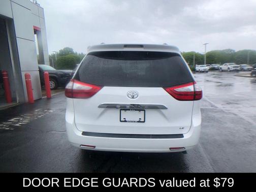 Super White 2016 Toyota Sienna LE