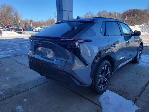 2025 Toyota bZ4X XLE