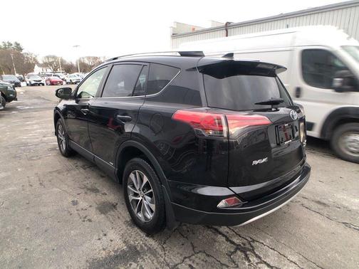 2018 Toyota RAV4 Hybrid XLE