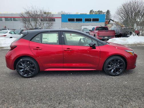 Finish Line Red/Midnight Black Metallic 2026 Toyota Corolla XSE