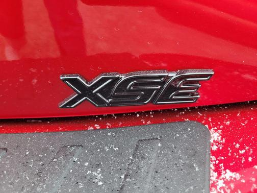 Finish Line Red/Midnight Black Metallic 2026 Toyota Corolla XSE