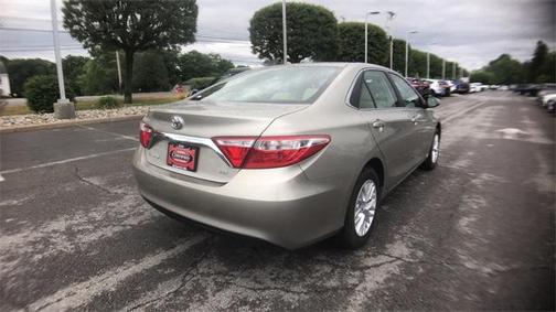 Creme Brulee Mica 2017 Toyota Camry LE
