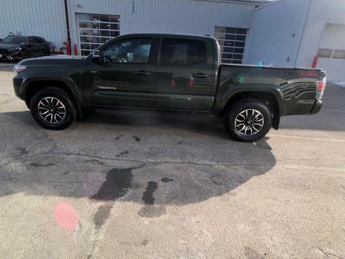 2022 Toyota Tacoma TRD Sport