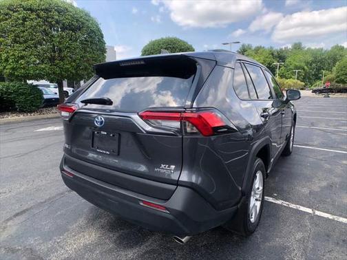 2021 Toyota RAV4 Hybrid XLE