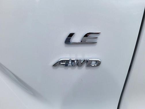 Wind Chill Pearl 2026 Toyota Corolla Cross LE