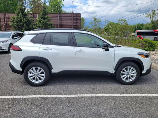 Wind Chill Pearl 2026 Toyota Corolla Cross LE