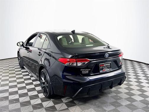 2025 Toyota Corolla Hybrid SE