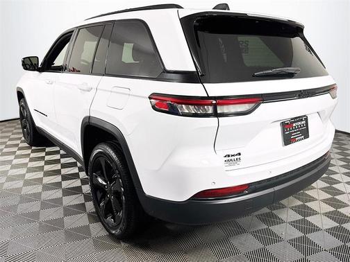 2024 Jeep Grand Cherokee Laredo