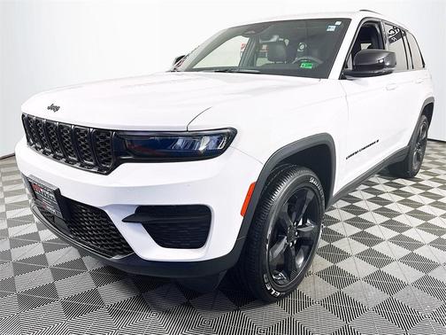 2024 Jeep Grand Cherokee Laredo