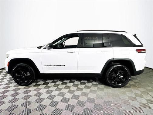 2024 Jeep Grand Cherokee Laredo