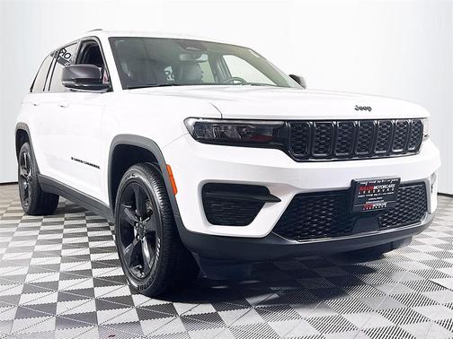 2024 Jeep Grand Cherokee Laredo