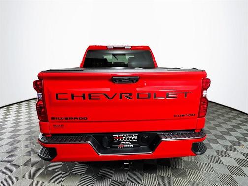 2024 Chevrolet Silverado 1500 Custom