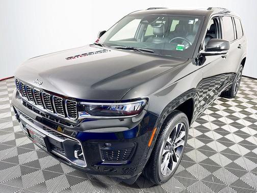 Diamond Black 2022 Jeep Grand Cherokee L Overland