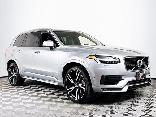 Electric Silver Metallic 2017 Volvo XC90 T6 R-Design