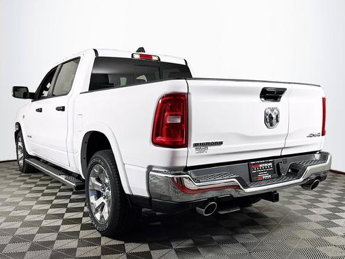 Bright White Clearcoat 2026 RAM 1500 Big Horn