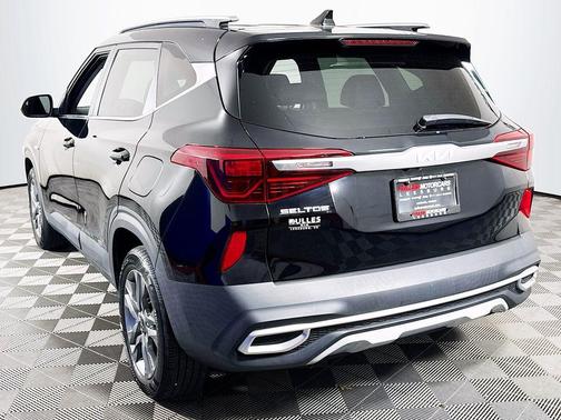 Cherry Black 2023 Kia Seltos S