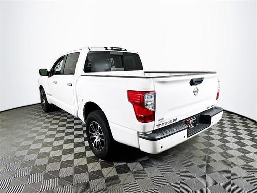 2021 Nissan Titan SV