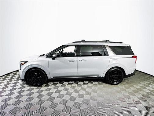 2025 Kia Carnival SX