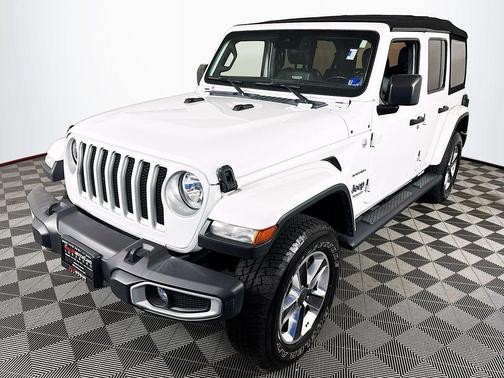 Bright White Clearcoat 2021 Jeep Wrangler Unlimited Sahara