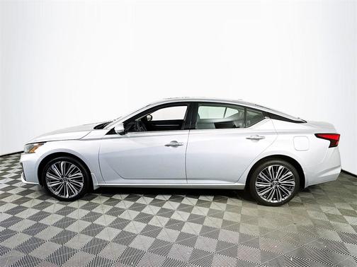 2025 Nissan Altima SL