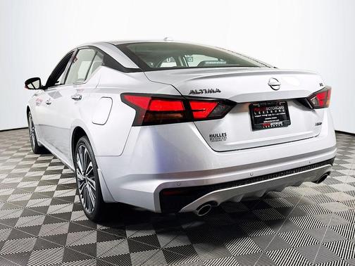 2025 Nissan Altima SL