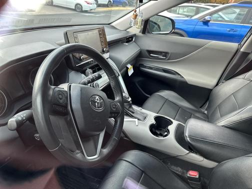 2022 Toyota Venza LE