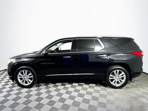 Mosaic Black Metallic 2019 Chevrolet Traverse High Country