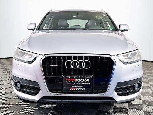 Florett Silver Metallic 2015 Audi Q3 2.0T Premium Plus