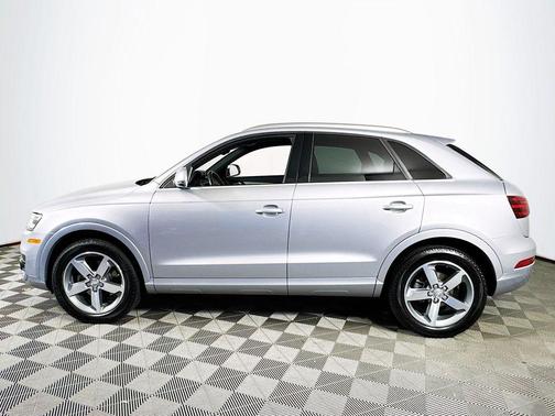 Florett Silver Metallic 2015 Audi Q3 2.0T Premium Plus